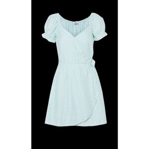 Hollister White and Blue Puff Sleeve SundressHollister Blue/Green Wrap Dress New